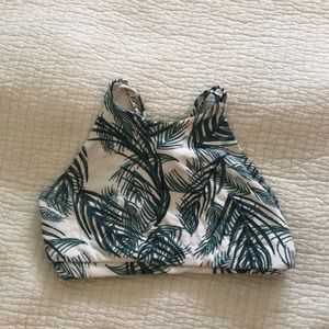 High neck sports bra